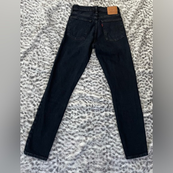 Women’s Dark Wash Levi Wedgie Jeans W24 - Picture 2 of 4